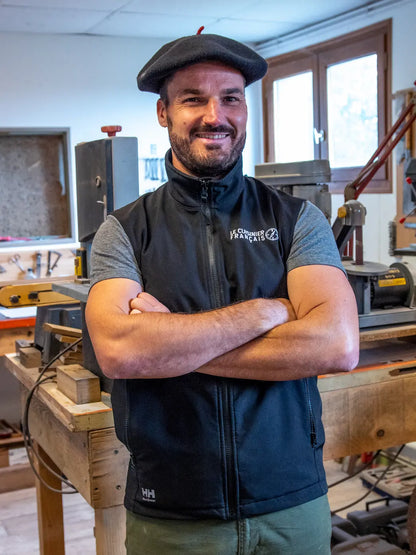 Etienne Rozes qui porte le béret iconique LCF